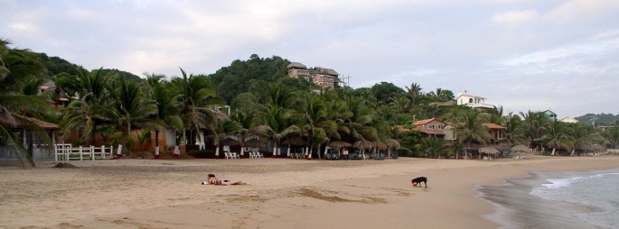 Playa San Agustinillo - al frente de la posada